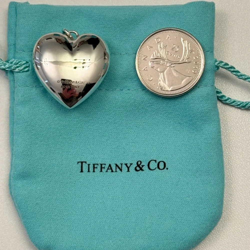 🌟10XHP🌟Auth "Like New" Rare Tiffany & Co. Ziegfeld Large Puffy Heart Necklace - Picture 5 of 5